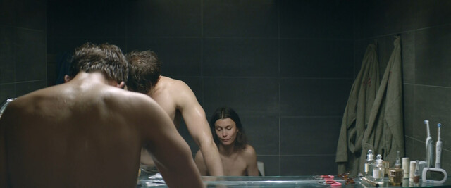 Lisa Loven Kongsli nude - Force Majeure (Turist) (2014)