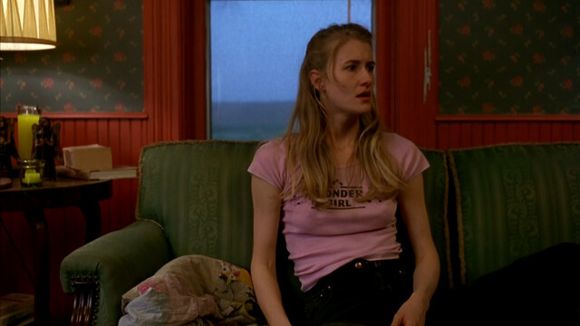 Laura Dern sexy - Citizen Ruth (1996)