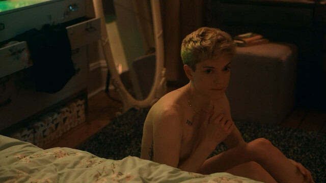 Mae Martin nude, Charlotte Ritchie sexy - Feel Good s01e01-05 (2020)