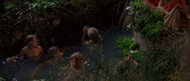 Anna Friel sexy, Calista Flockhart sexy - A Midsummer Night's Dream (1999)