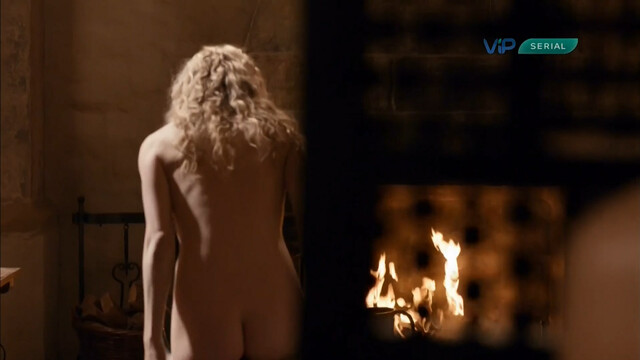 Olivia Llewellyn nude - The Musketeers s02e01 (2015)