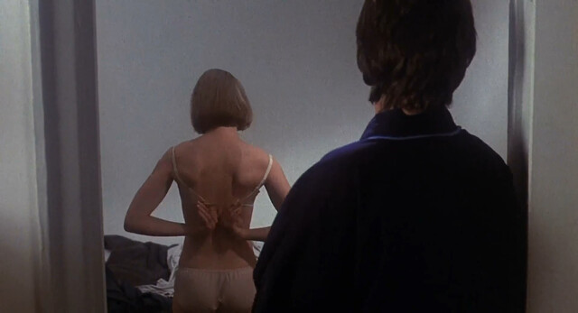 Carrie Snodgress nude - Diary of a Mad Housewife (1970)