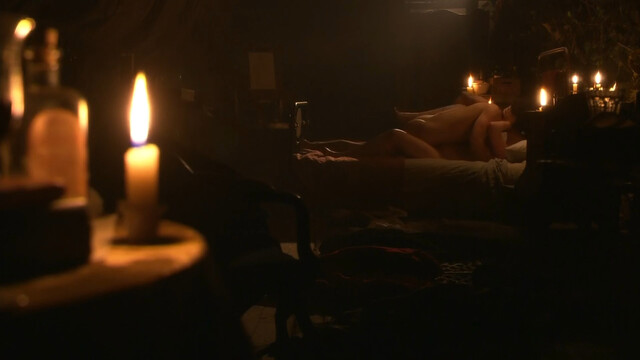 Rebecca Davies nude, Amy Manson nude - Desperate Romantics s01e05 (2009)