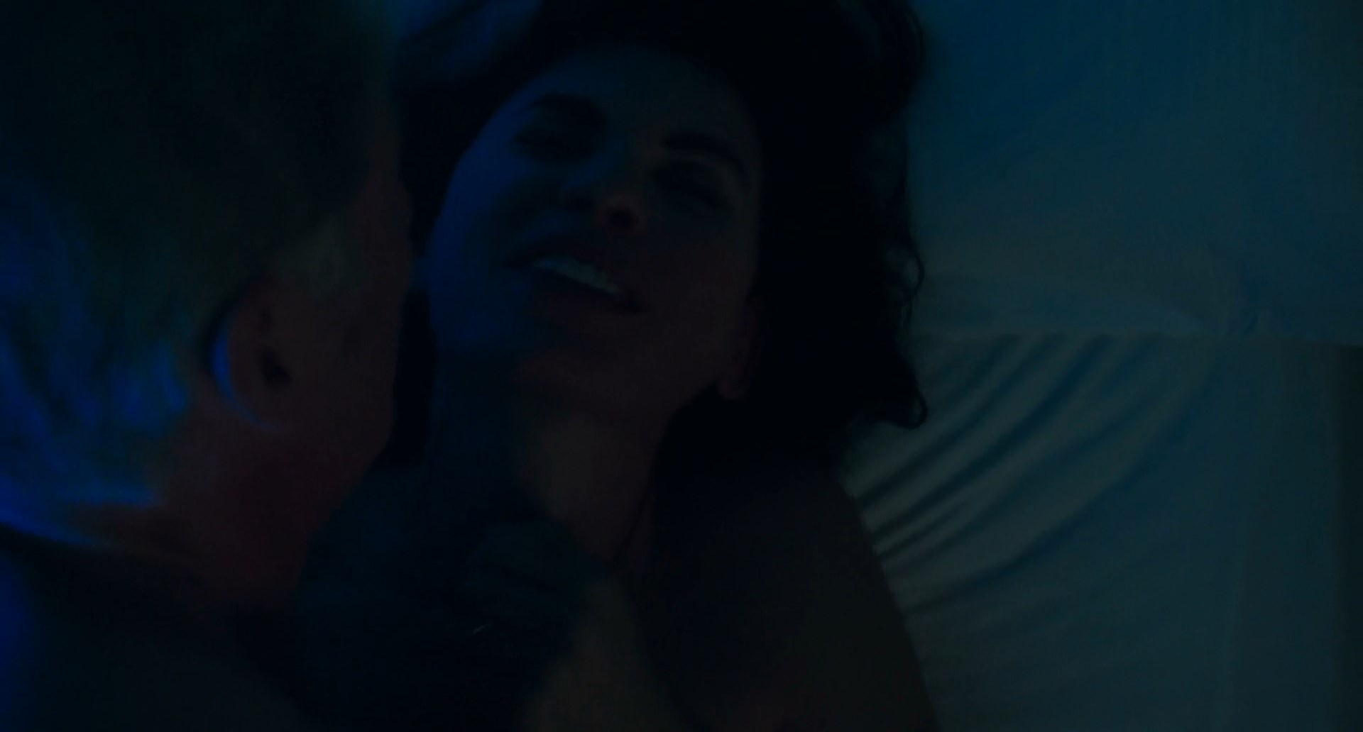 Julianna Margulies sexy - Three Christs (2017)