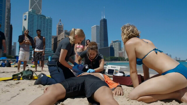 Kate Smith sexy - Chicago Fire s04e02 (2015)