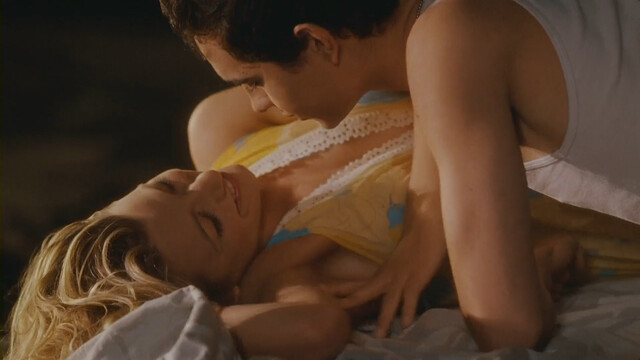 Blake Lively sexy - Elvis and Anabelle (2007)