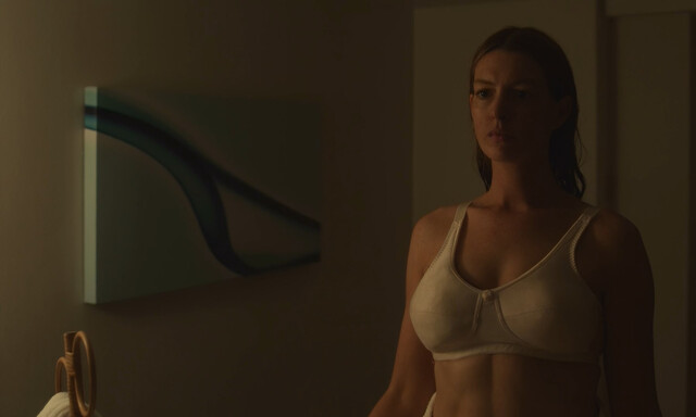 Anne Hathaway nude - The Last Thing He Wanted (2020)