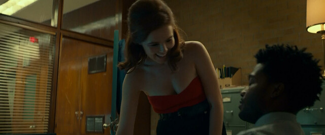 Zoey Deutch sexy - Buffaloed (2019)