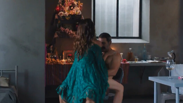 Claudia Traisac sexy - Vivir sin permiso s02e03 (2020)