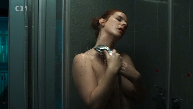 Anna Fixova nude - Vysoka hra s01e02 (2020)