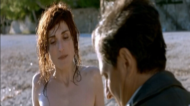 Julie Gayet nude - Lovely Rita, sainte patronne des cas dуsespуrуs (2003)