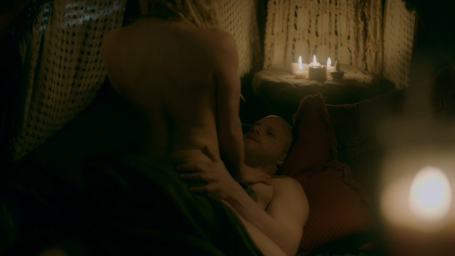 Lucy Martin sexy - Vikings s06e08 (2020)