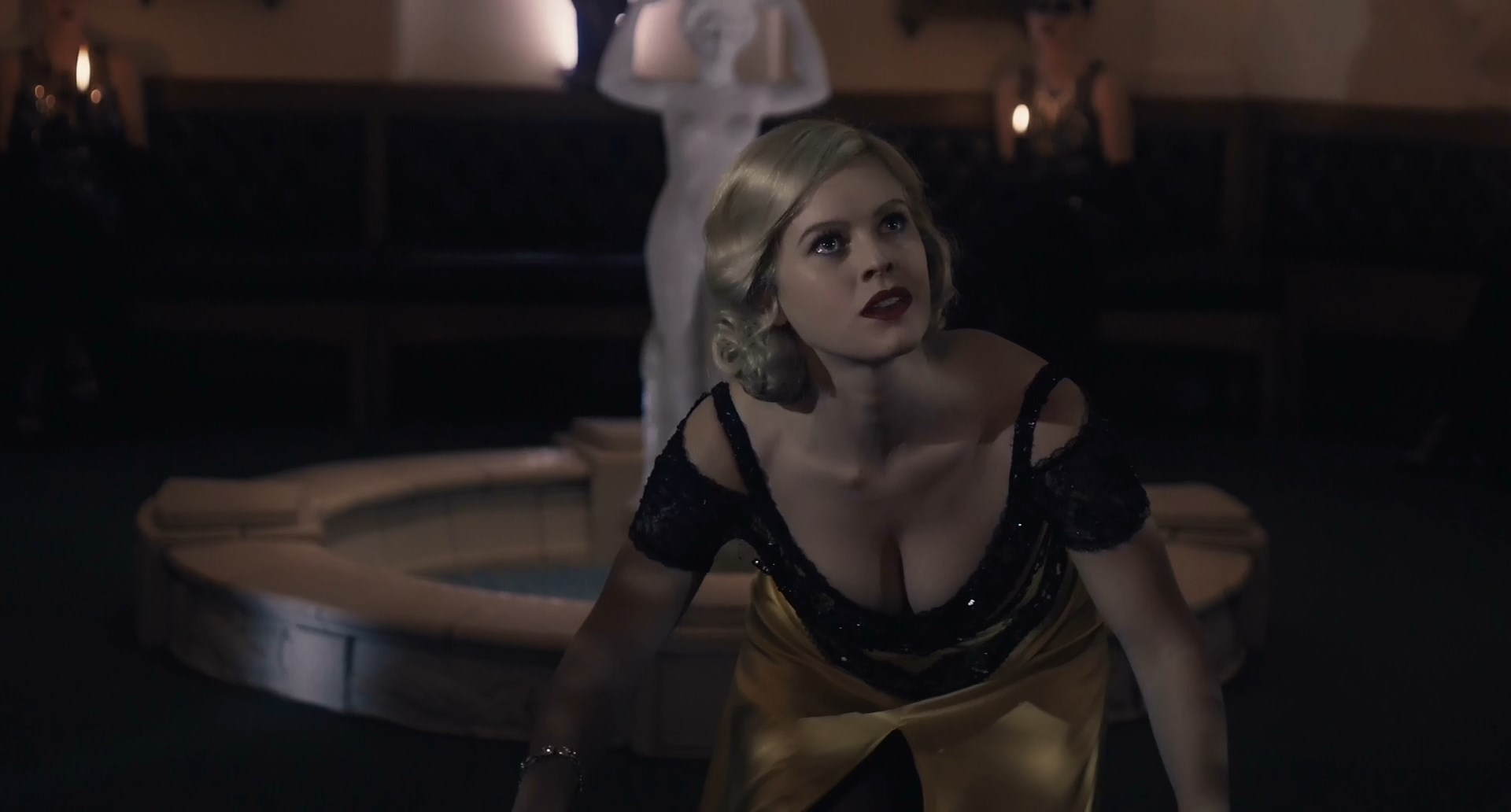 Alice Eve sexy - Bees Make Honey (2017)