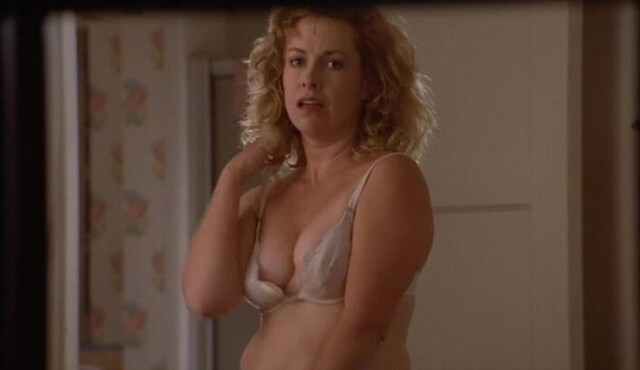 Keri Russell sexy, Catherine Hicks sexy - Eight Days a Week (1997)