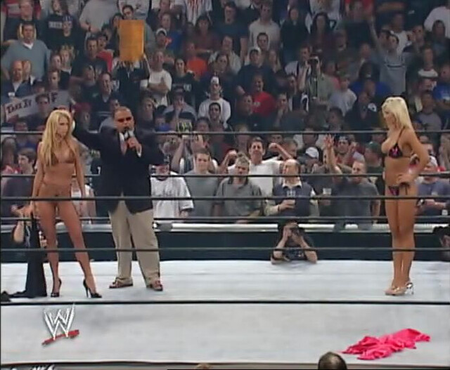 Torrie Wilson sexy, Rena Mero sexy - Judgement Day 2003: Bikini Contest