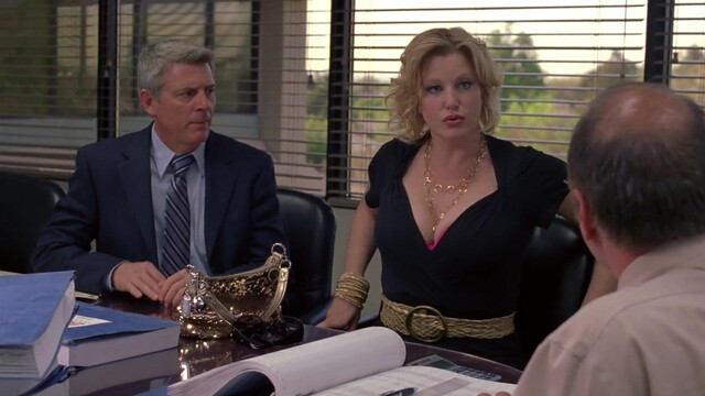 Anna Gunn sexy - Breaking Bad s04e09 (2011)