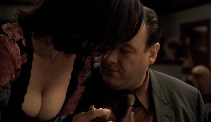 Kathrine Narducci sexy - The Sopranos s05e11 (2004)