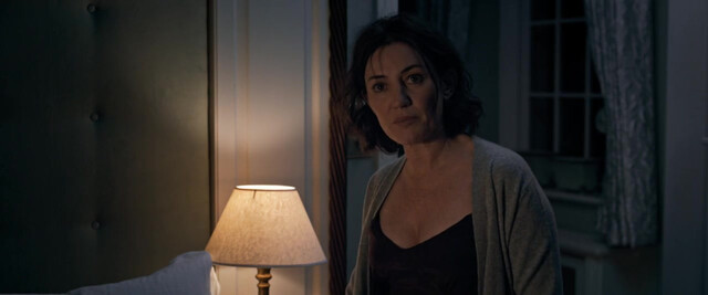 Orla Brady sexy - The Foreigner (2017)