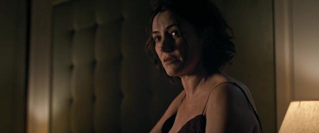 Orla Brady sexy - The Foreigner (2017)