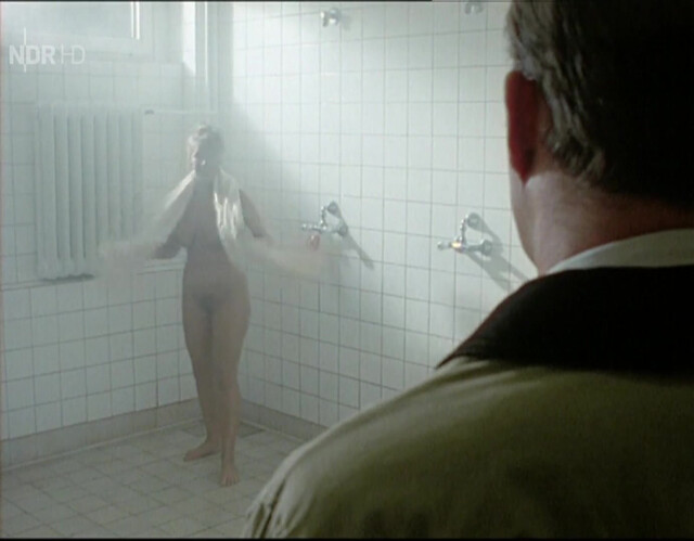 Sophie Schutt nude - Tatort e363 (1997)