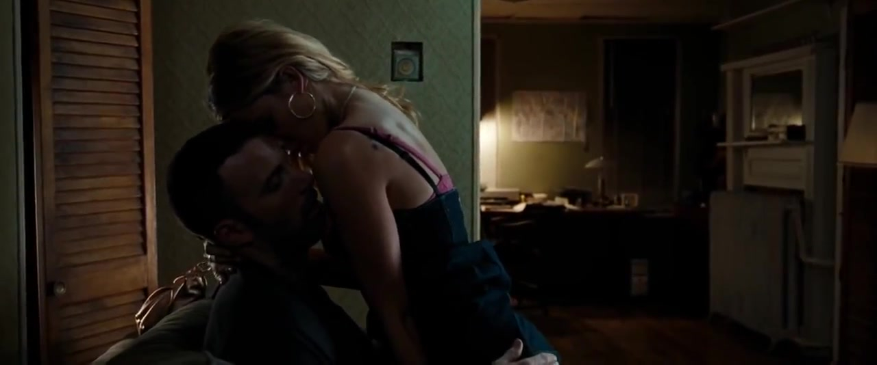 Blake Lively sexy - The Town (2010)