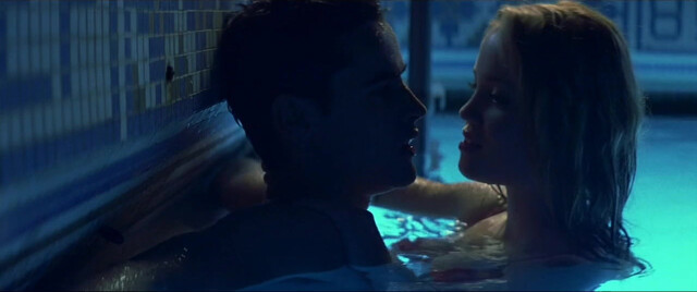 Erika Christensen sexy, Shiri Appleby sexy - Swimfan (2002)