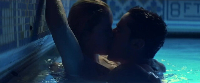 Erika Christensen sexy, Shiri Appleby sexy - Swimfan (2002)