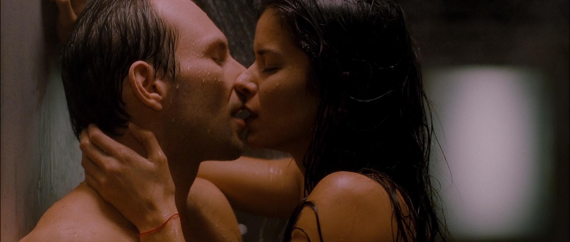 Patricia Velasquez nude - Mindhunters (2004)