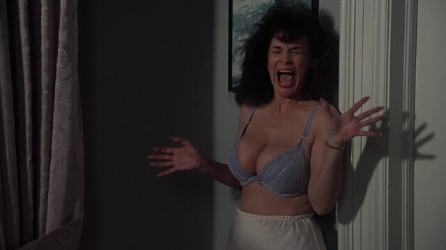 Lorali Hart sexy - The Naked Gun (1988)