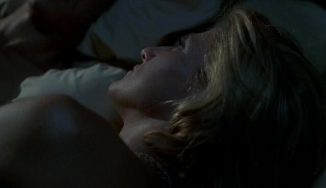 Edie Falco nude - The Sopranos s05e06 (2004)