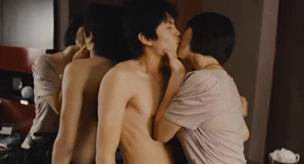 Yoon Jin-seo sexy, Kim Hye-soo nude - A Good Day to Have an Affair (2007)