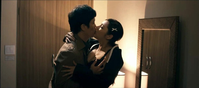 Park Si-yeon nude, Yoon-Jae nude - The Scent (2012)