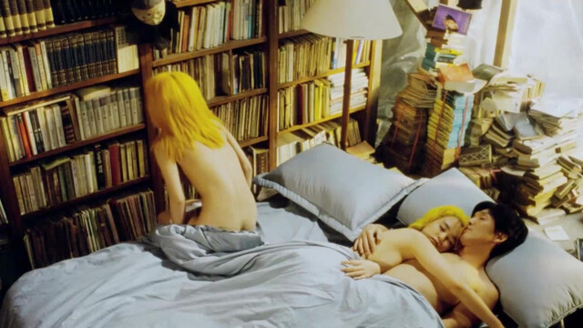 Lee Jae-eun nude, Ki-Yeon Kim nude - Yellow hair (1999)