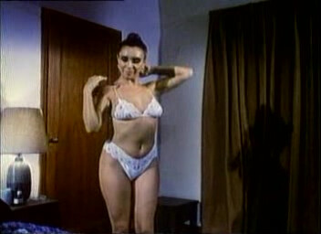 Maria Cardinal nude, Jacaranda Alfaro sexy, Rosario Escobar nude - En un motel nadie duerme (1989)