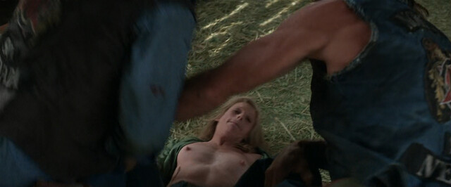 Sondra Locke nude - The Gauntlet (1977)