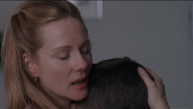 Laura Linney sexy - P.S. (2004)