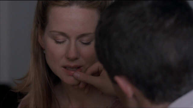 Laura Linney sexy - P.S. (2004)