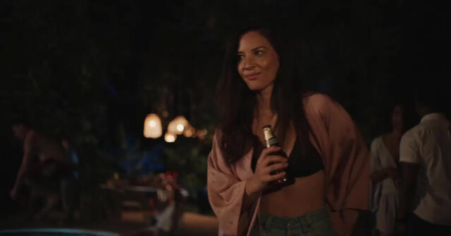 Olivia Munn sexy - Violet (2021)