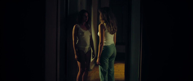 Catarina Wallenstein sexy, Nadia Tereszkiewicz nude - Selvagens (2018)