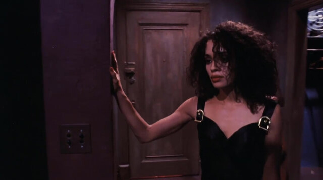 Lisa Bonet nude, Olivia d’Abo nude - Bank Robber (1993)