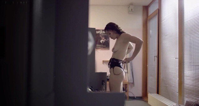 Vivien Konig nude, Mareike Zwahr nude, etc. - Even Closer: Hautnah s01e01-06 (2021)