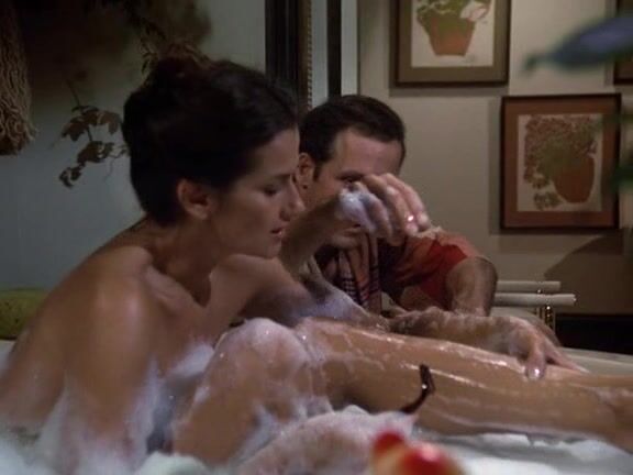 Veronica Hamel sexy - Hill Street Blues s01e04 (1981)