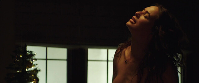 Lena Headey nude - 9 Bullets (2022)