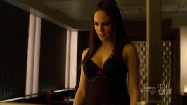 Emmanuelle Vaugier sexy, Anna Silk sexy - Lost Girl s02e21 (2012)