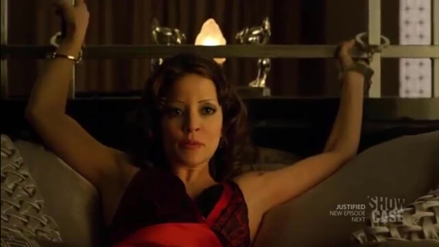 Emmanuelle Vaugier sexy, Anna Silk sexy - Lost Girl s02e21 (2012)