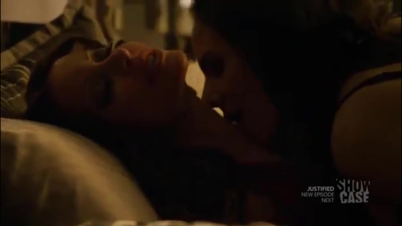 Emmanuelle Vaugier sexy, Anna Silk sexy - Lost Girl s02e21 (2012)