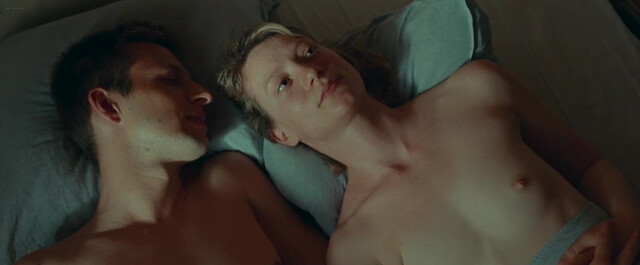 Mia Wasikowska nude, Vicky Krieps nude - Bergman Island (2021)