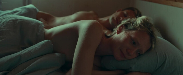 Mia Wasikowska nude, Vicky Krieps nude - Bergman Island (2021)