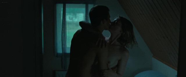 Mia Wasikowska nude, Vicky Krieps nude - Bergman Island (2021)