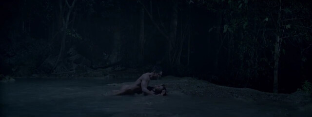 Solenn Heussaff nude – Misterio de la Noche (2019)